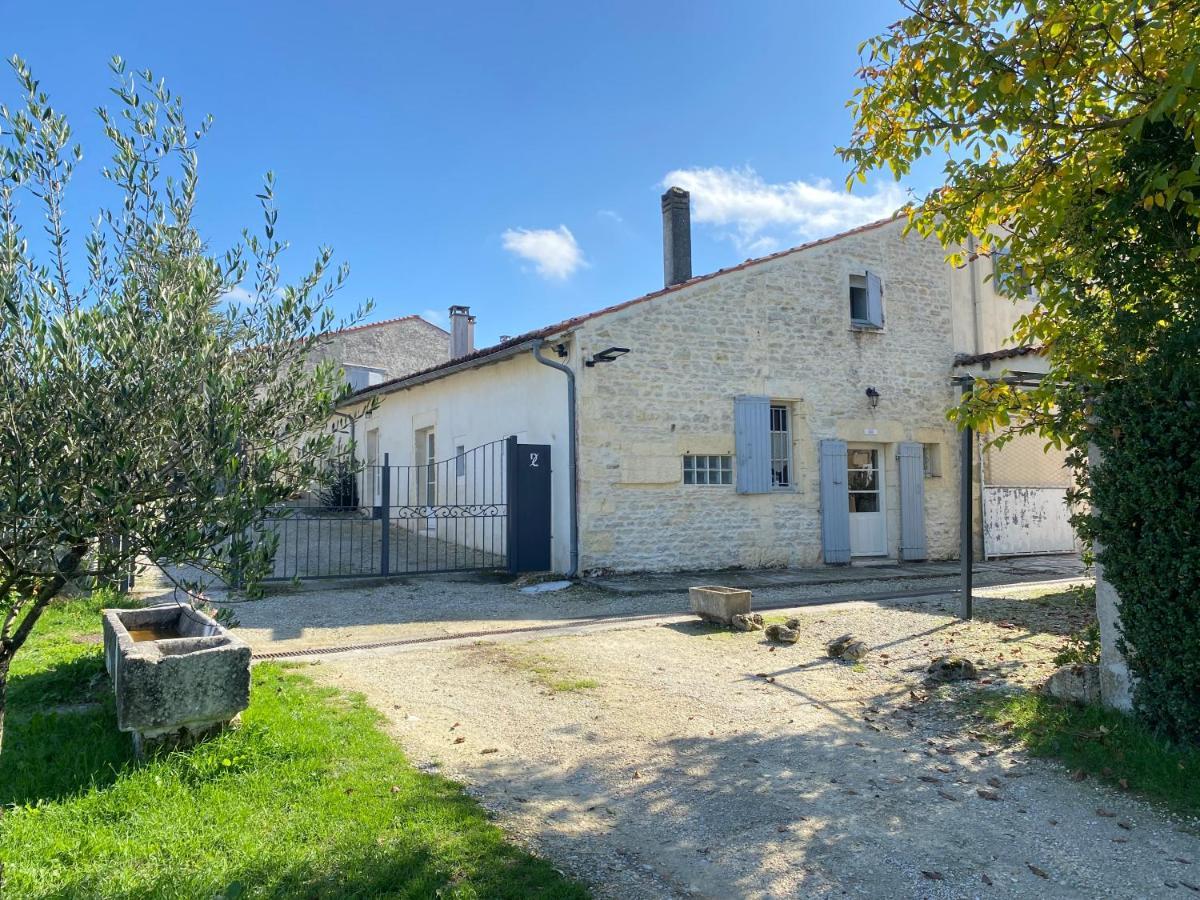 אסניירס-לה-גיראוד Domaine De La Laigne - Spa מראה חיצוני תמונה